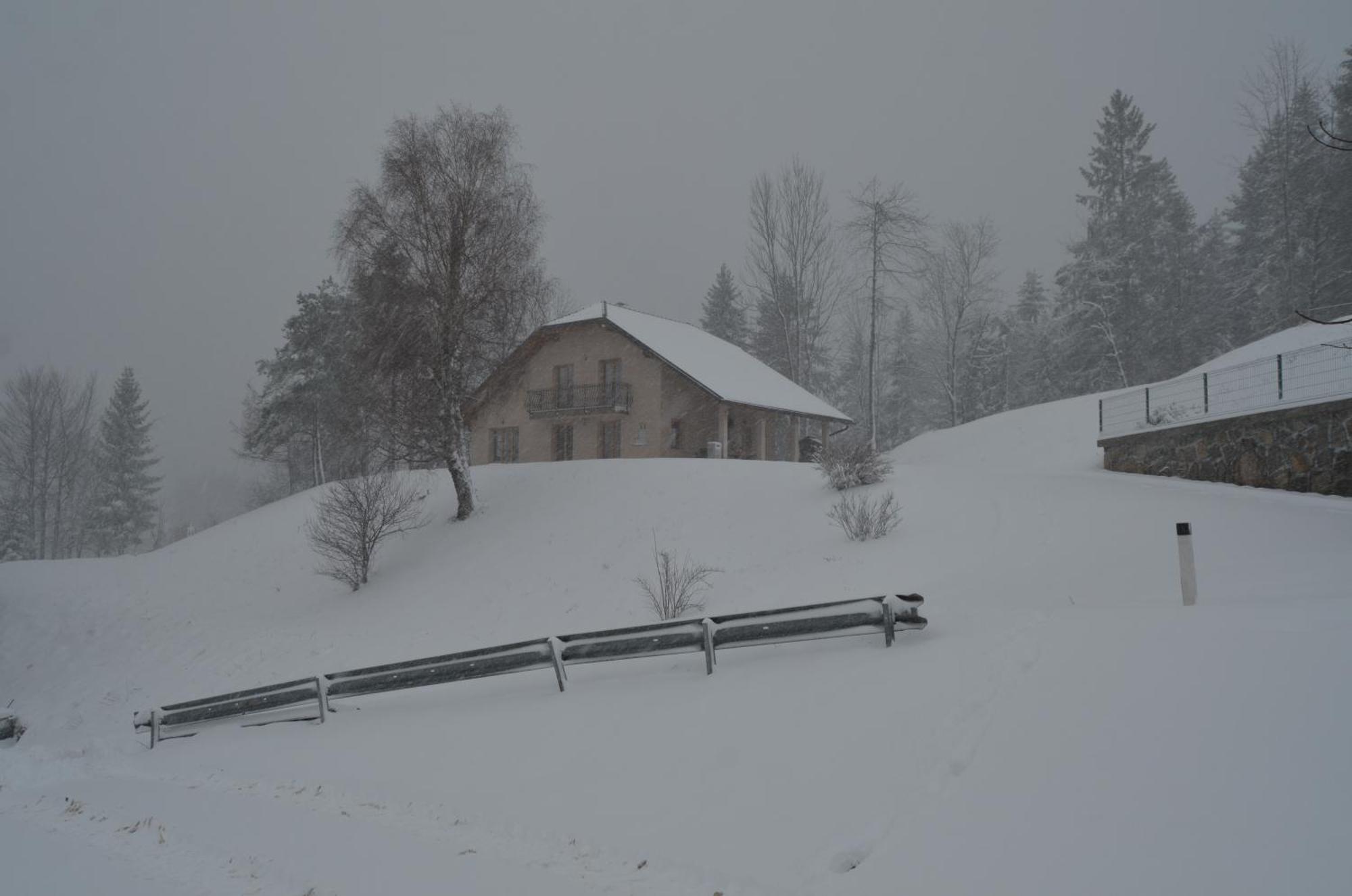 Holiday Home With Hot Tub And Sauna Sabina Rovte Exterior photo