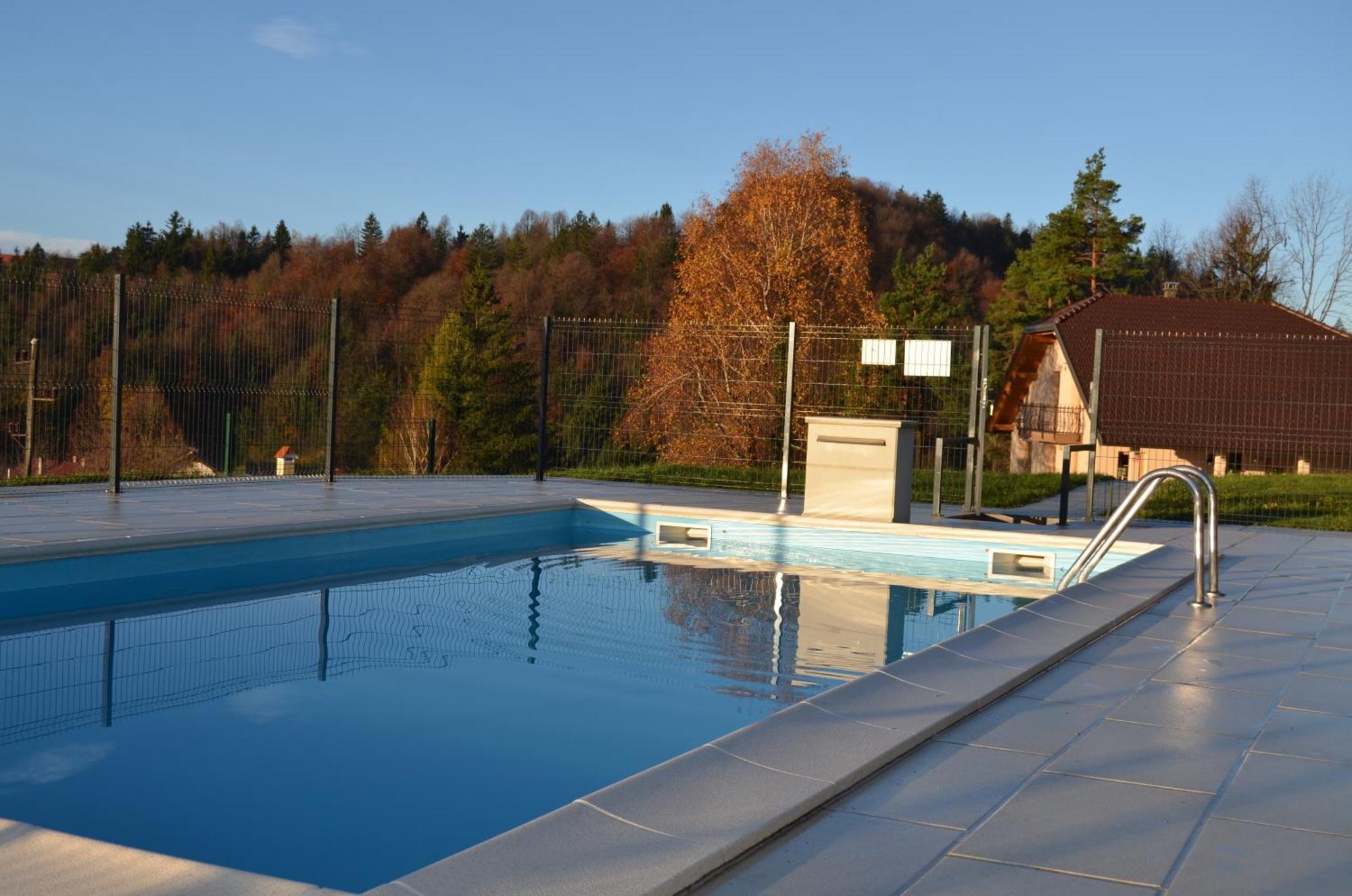 Holiday Home With Hot Tub And Sauna Sabina Rovte Exterior photo