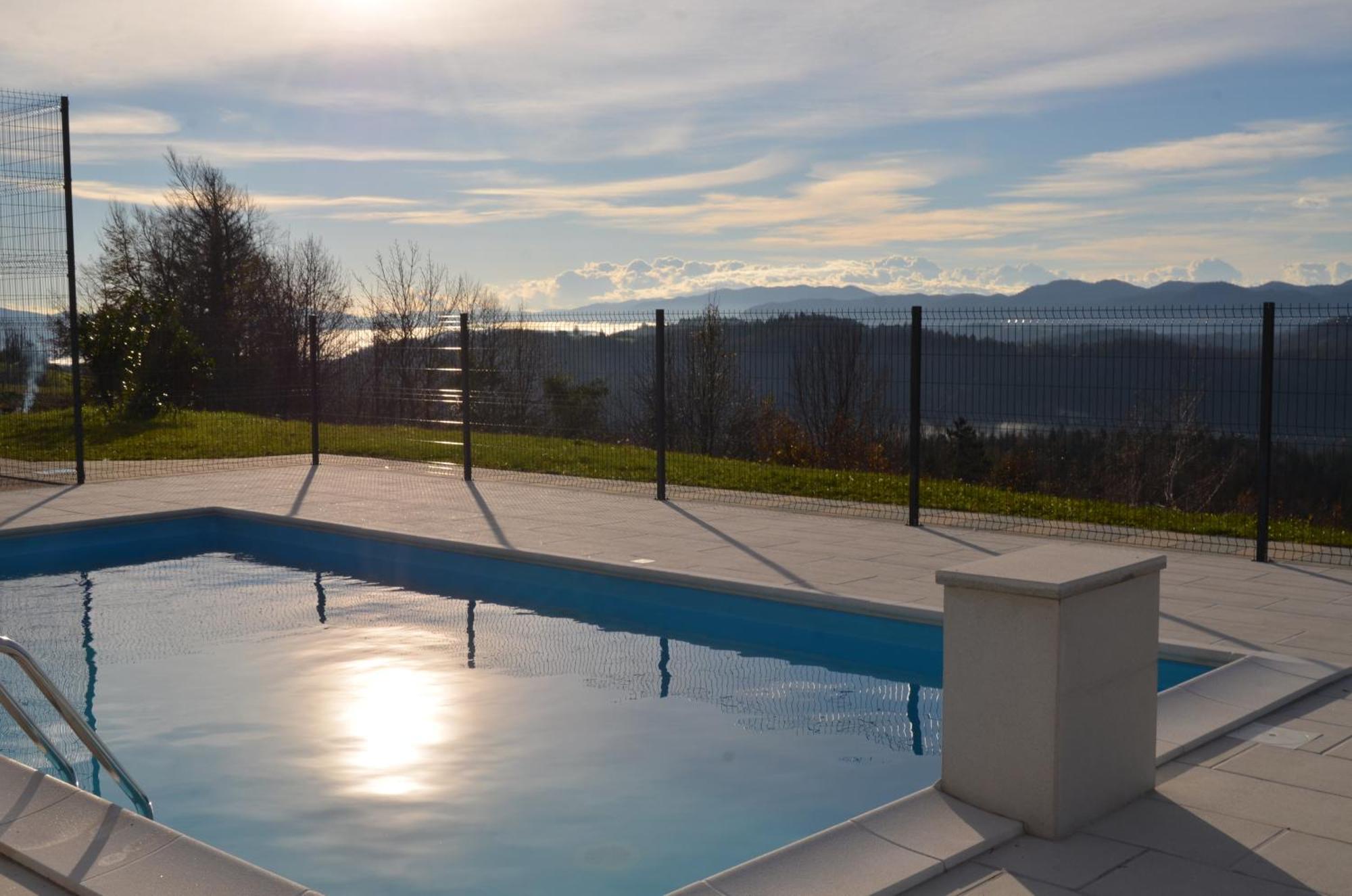 Holiday Home With Hot Tub And Sauna Sabina Rovte Exterior photo